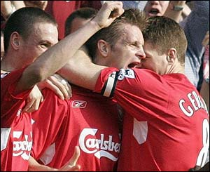 Igor Biscan is congratulated by Steven Gerrard