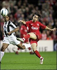 Luis Garcia fires in Liverpool's second goal