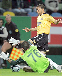 Kieron Dyer has the chance to score a second