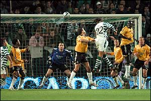 Beto scores Sporting's third goal of the game