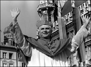 Cardinal Ratzinger bids farewell to Bavarian believers in downtown Munich before heading to the Vatican in 1981