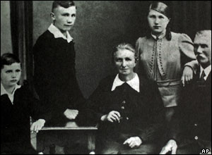 A black and white image of the Ratzinger family, Joseph is far left.