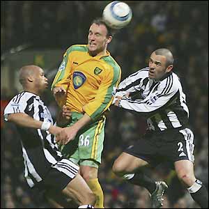 Dean Ashton scores a dramatic winner at Carrow Road