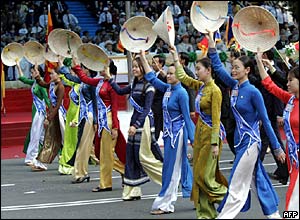 Vietnamese girls in costumes