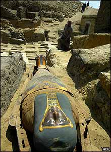 Mummy being put on display at Saqqara complex