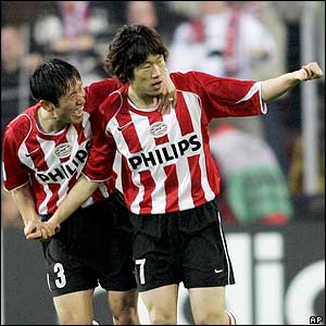 Ji-Sung Park celebrates scoring for PSV