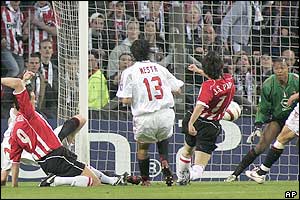 Ji-Sung Park scores for PSV Eindhoven