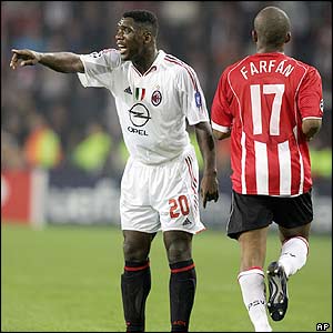AC Milan's Clarence Seedorf and PSV's Jefferson Farfan