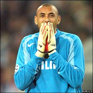 PSV goalkeeper Gomes rues a missed chance