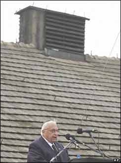 Israeli Prime Minister Ariel Sharon addresses the participants of the March of the Living in Auschwitz