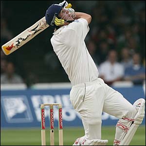 Kevin Pietersen hits a six off Brett Lee