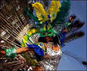Edinburgh street parade (picture courtesy of Edinburgh Festival Fringe)