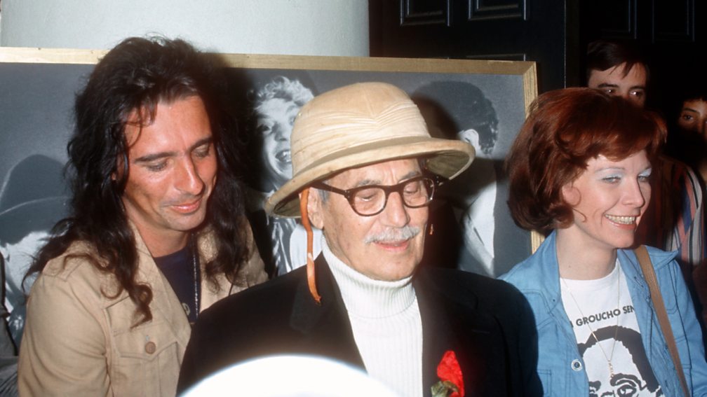 Alice Cooper attends an event celebrating the films of the Marx Brothers with Groucho Marx and his long term companion Erin Fleming, circa 1975