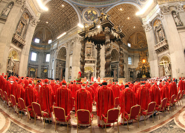 Fish-eye view of cardinals in final mass before the conclave