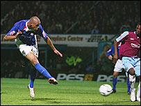 Chesterfield's Folan scoring the winner