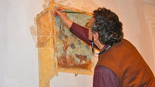 متخصصان موزه اسرائیل در مورد ترمیم و حفظ آثار هنری، کار فوق العاده ای انجام داده اند