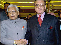 पाकिस्तानी विदेश मंत्री के साथ भारत के विदेश मंत्री