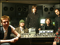 Kaiser Chiefs em regravação do 'Sgt Pepper's'