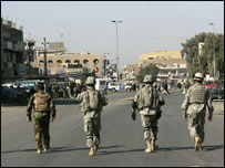 Devriye gezen Irak polisi