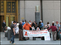 Vận động bên ngoài tòa phúc thẩm