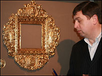 історик Савчук на виставці