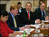 ٹونی بلیئر مسلمان کمیونٹی کے رہنماؤں کے ساتھ