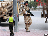 Soldado britânico em Basra, no Iraque (AFP)