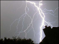 آسمانی بجلی(فائل فوٹو)