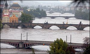 Na většinu pražských mostů mohou jen chodci a městská hromadná doprava