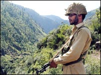 Soldado paquistanês na Caxemira