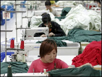 Operárias em fábrica da China