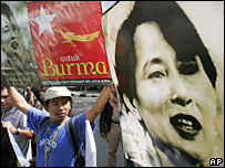 Bà Suu Kyi bị quản chế tại gia 11 năm trong suốt 18 năm qua