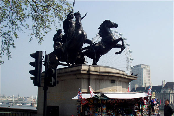 布狄卡女王雕像