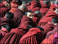 các nhà sư Tây Tạng biểu tình