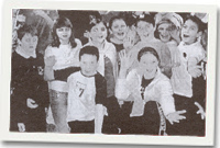 Llun o plant Ysgol Theatr Maldwyn trwy garedigrwydd y Cynhyrchwyr