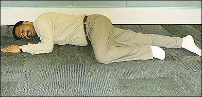 बाल शयन आसन की मुद्रा