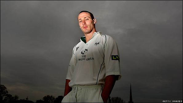 Simon Jones is trying to rebuild his career at Worcestershire