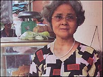 Bà Đào Thị Loan, mẹ của Đỗ Văn Kỳ - ảnh The Guardian