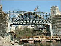 ستاری موست کا پل ماضی اور حال کا پل تھا