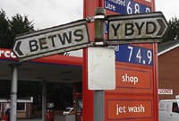 Arwydd ym mhentref Betws