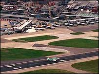 پاکستانی حکام نےہیتھرو ایئرپورٹ پر حملے کی سازش کی خبر کی تردید کی ہے