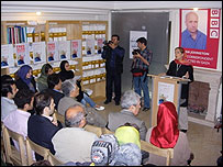  مراسم گرامی داشت چهل و پنجمین سالگرد تولد آلن جانستون در دفتر سازمان ملل در تهران که از سوی دفتر بی بی سی در تهران برپا شد