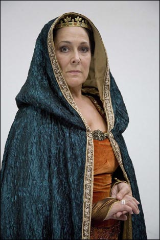 Lynda Bellingham as Queen Eleanor of Aquitaine