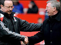 贝尼特斯（左）和弗格森