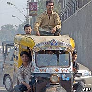 पाकिस्तान में सड़क यातायात