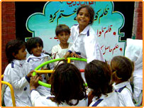 مختار مائی گرلز سکول کی بچیاں