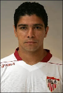 Renato, com a camisa do Sevilha