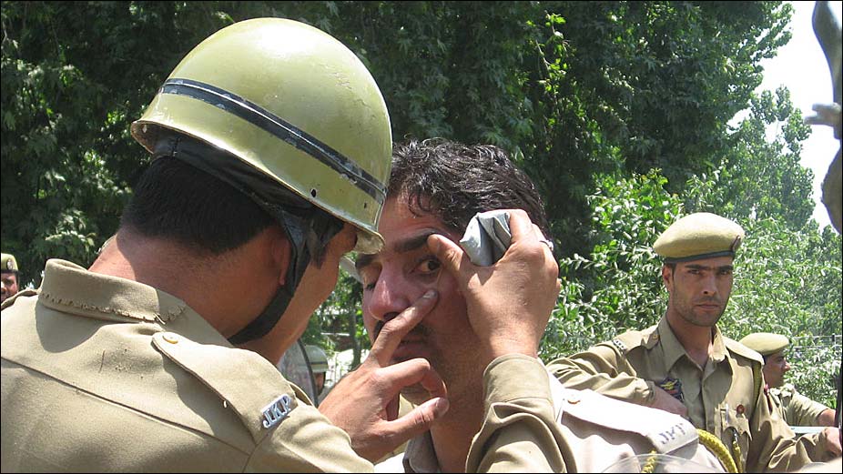 Indian officer working in Kashmir