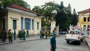 审批三名博客的胡志明市法院外戒备森严