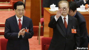 Hai ông Hồ Cẩm Đào và Giang Trạch Dân tại Đại hội 18